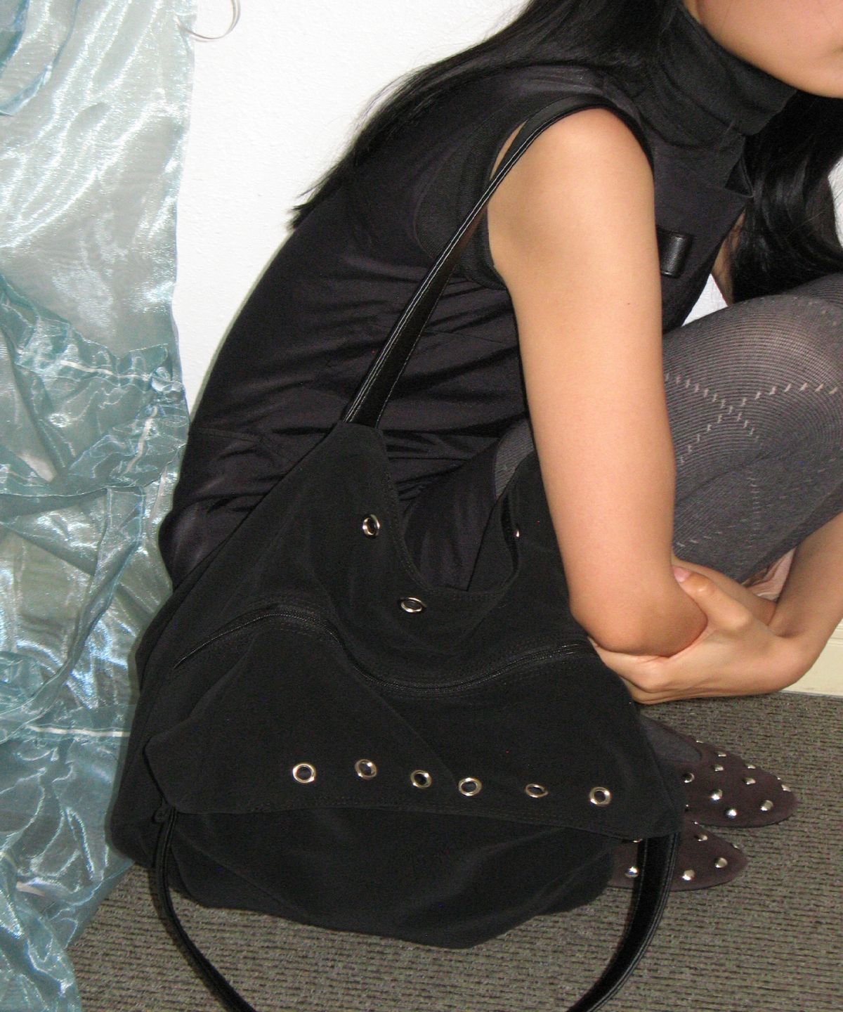 포테(POTE) 0018 One Drop Shoulder Bag_Eyelet Black