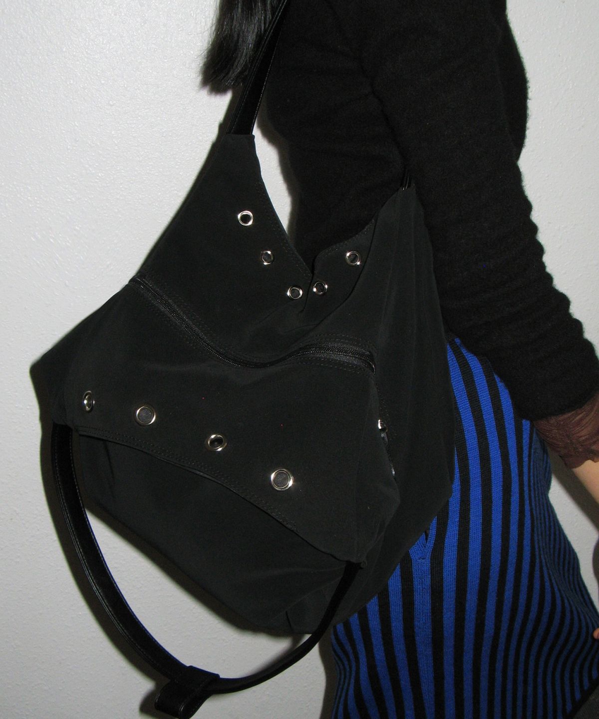 포테(POTE) 0018 One Drop Shoulder Bag_Eyelet Black