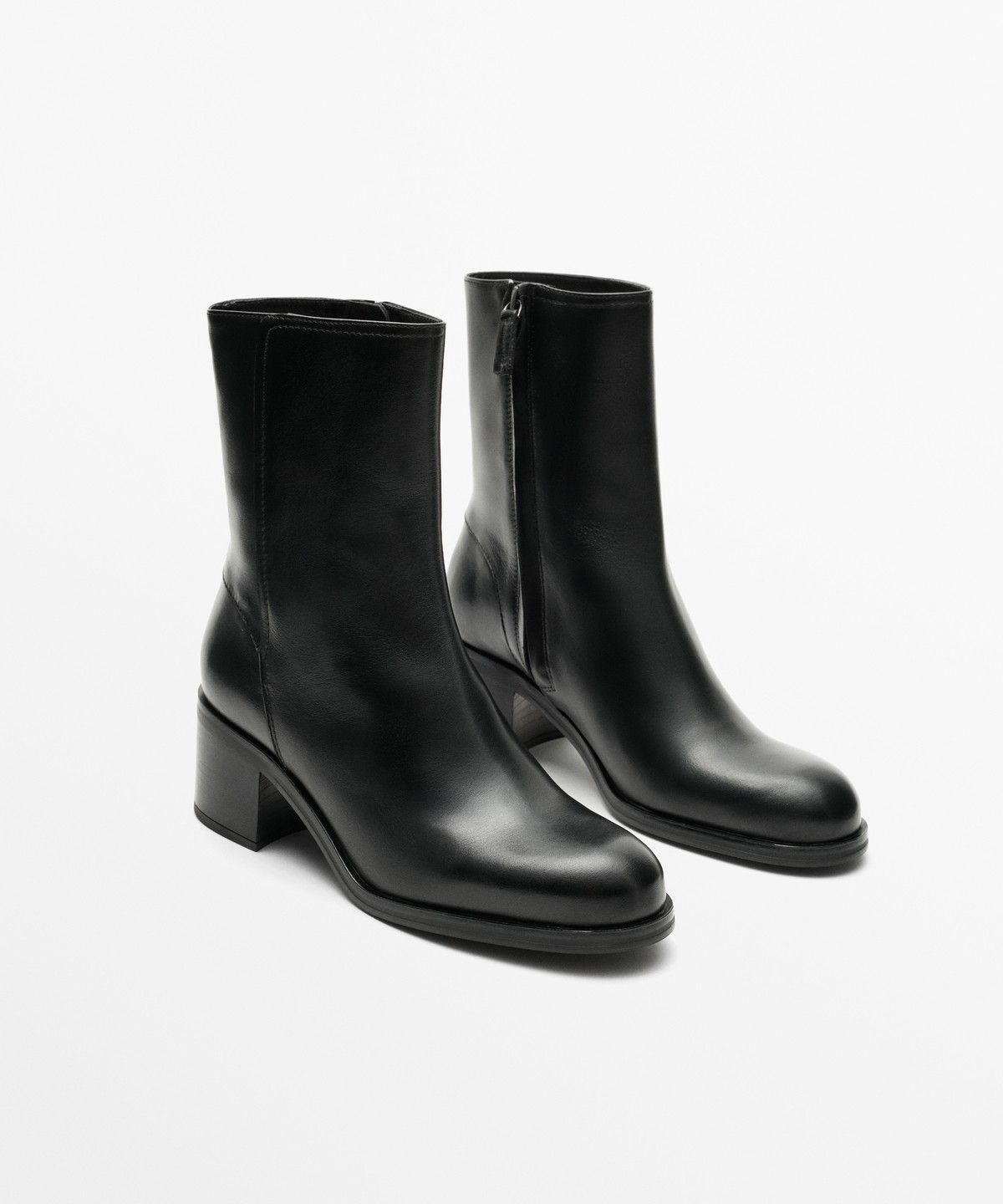 마시모두띠(MASSIMO DUTTI) 스퀘어 힐 가죽 앵클 부츠