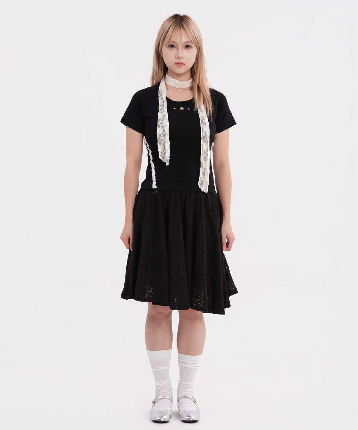 히피하우스(HIPPIE HAUS) Side Lace Tiny Bloom T-shirt_Black