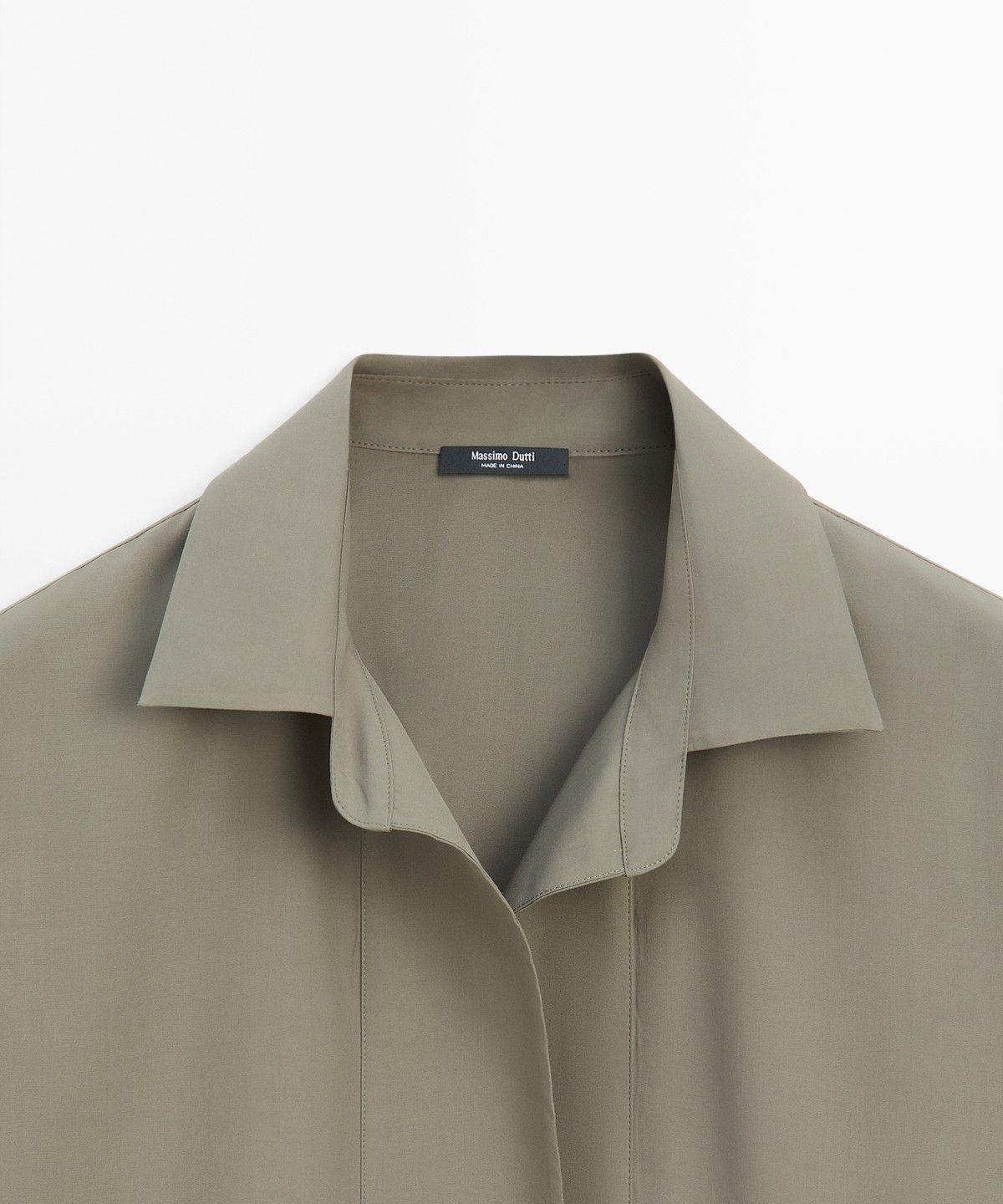 마시모두띠(MASSIMO DUTTI) 버튼 디테일 플루이드 셔츠