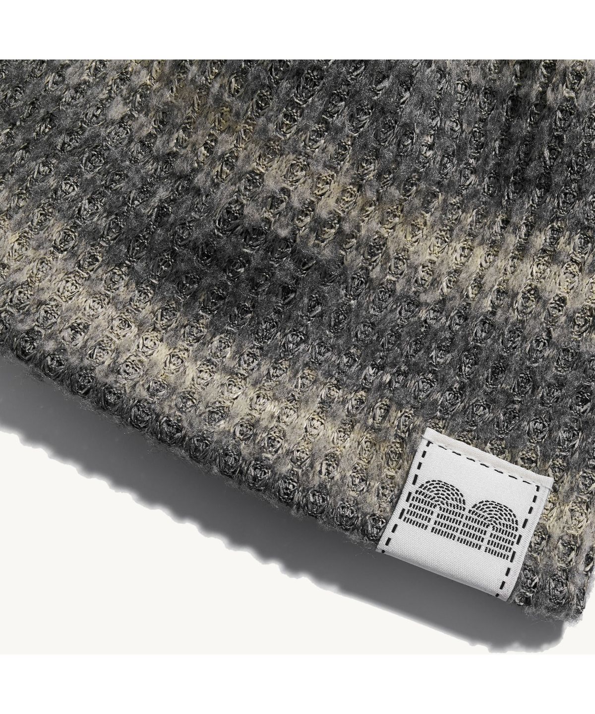 낫뉴(NOT NEW) nn Label Ombre Beanie Warm Grey