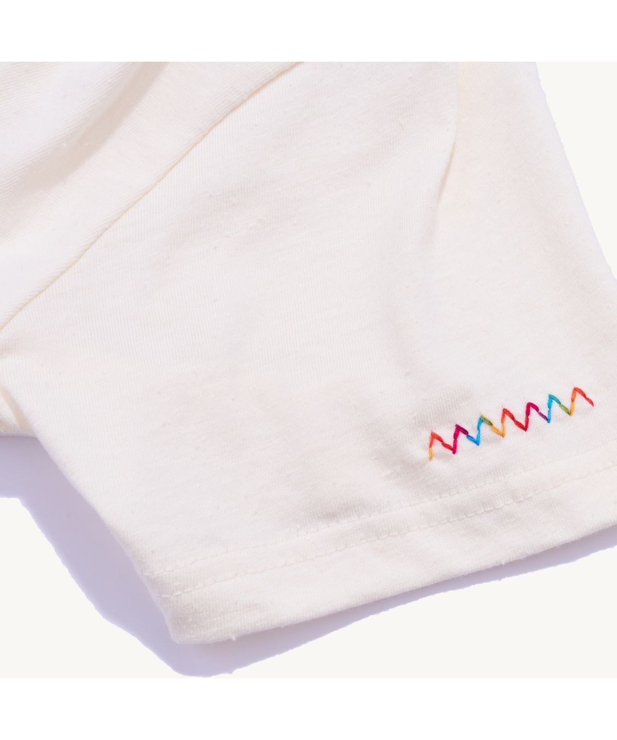 낫뉴(NOT NEW) Rainbow Stitch T-Shirt Cream