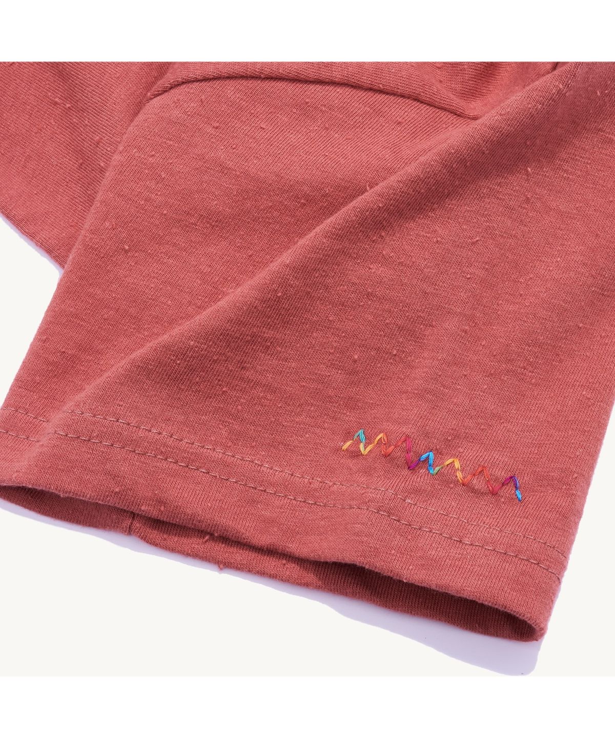 낫뉴(NOT NEW) Rainbow Stitch T-Shirt Red
