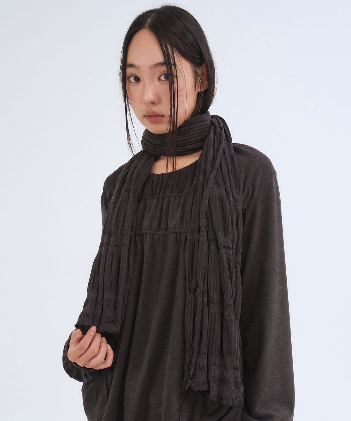 오피쉬(OAFISH) Ruffle Muffler, Charcoal