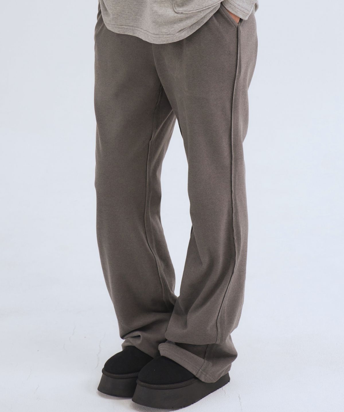 오피쉬(OAFISH) Soft Easy Bootcut Pants, Gray