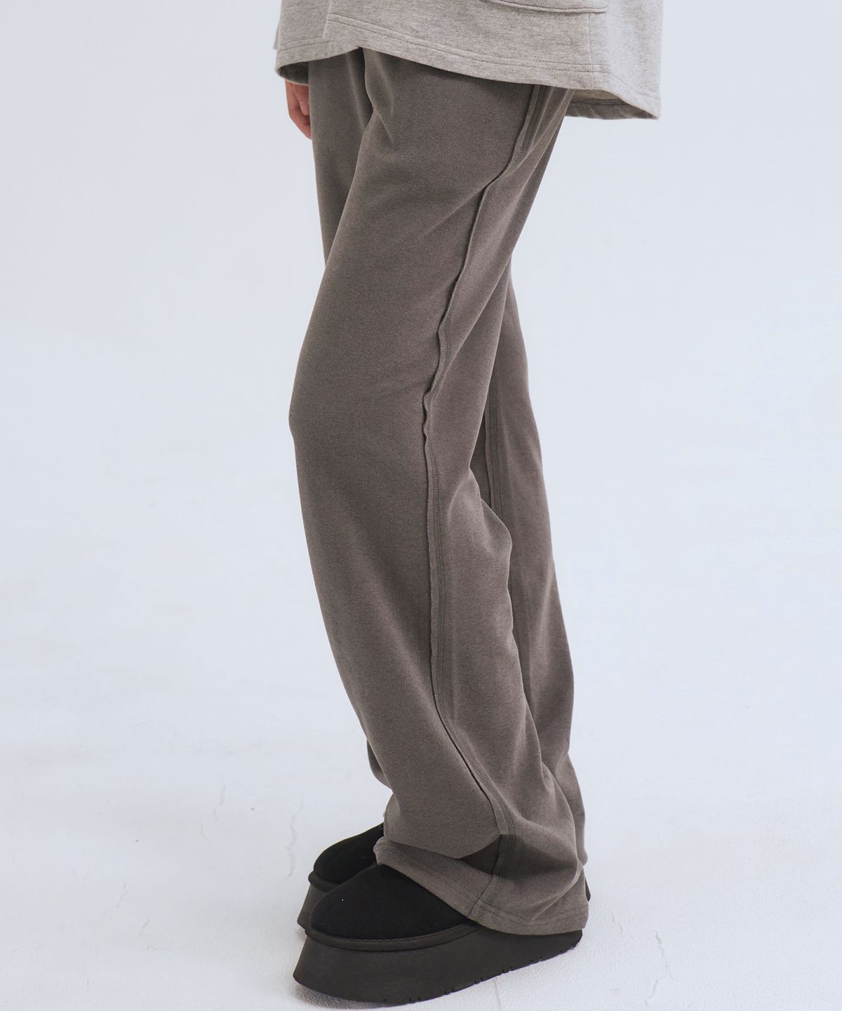 오피쉬(OAFISH) Soft Easy Bootcut Pants, Gray