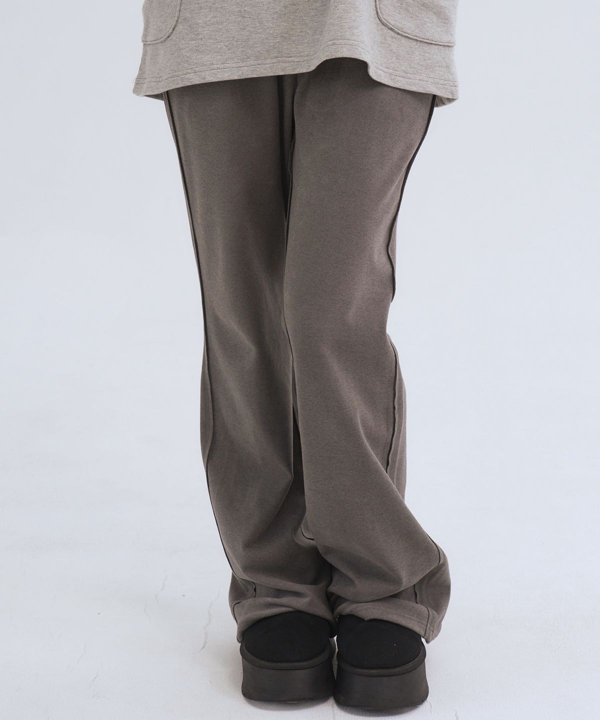 오피쉬(OAFISH) Soft Easy Bootcut Pants, Gray