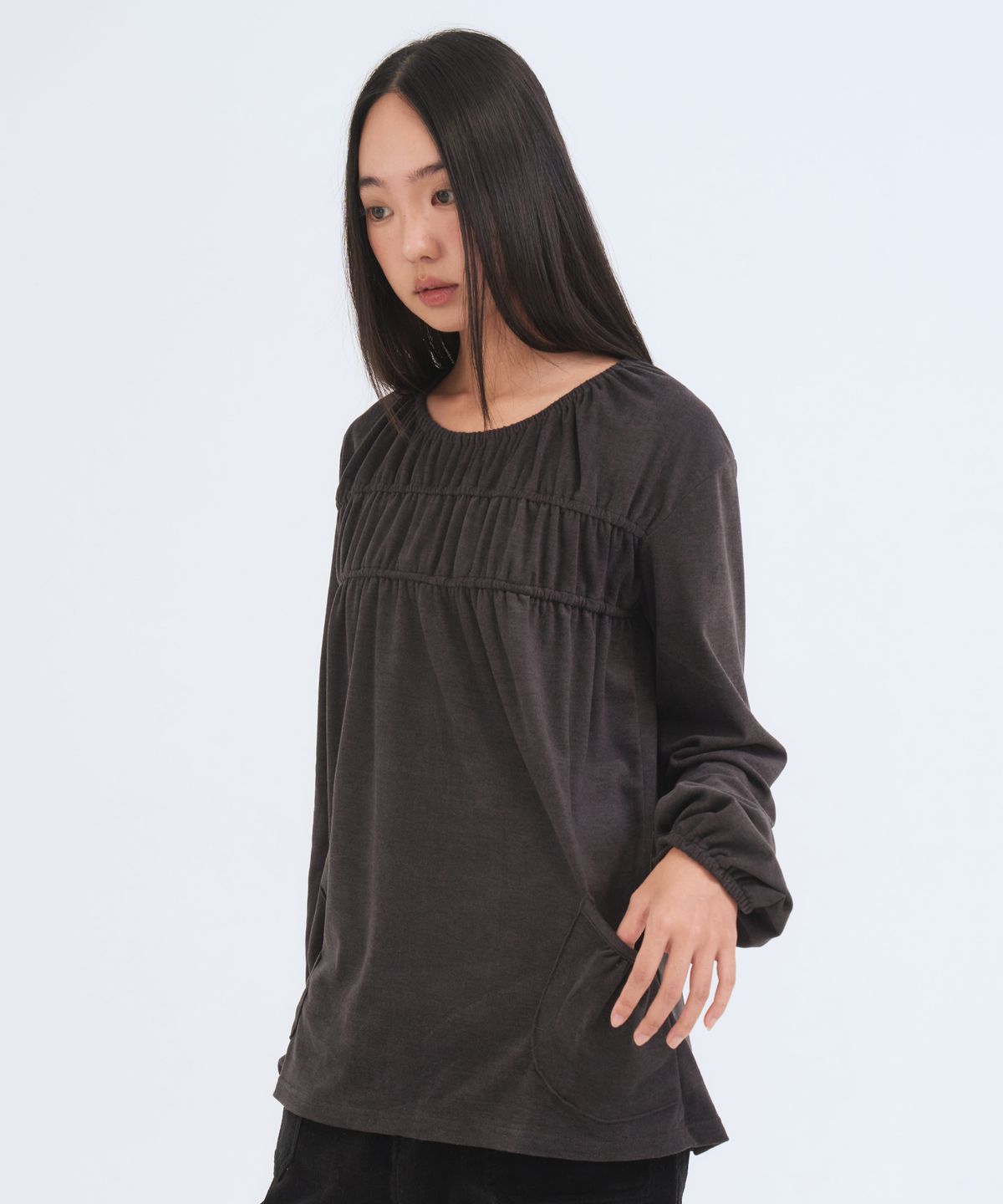 오피쉬(OAFISH) Shirring Pocket Longsleeve, Charcoal