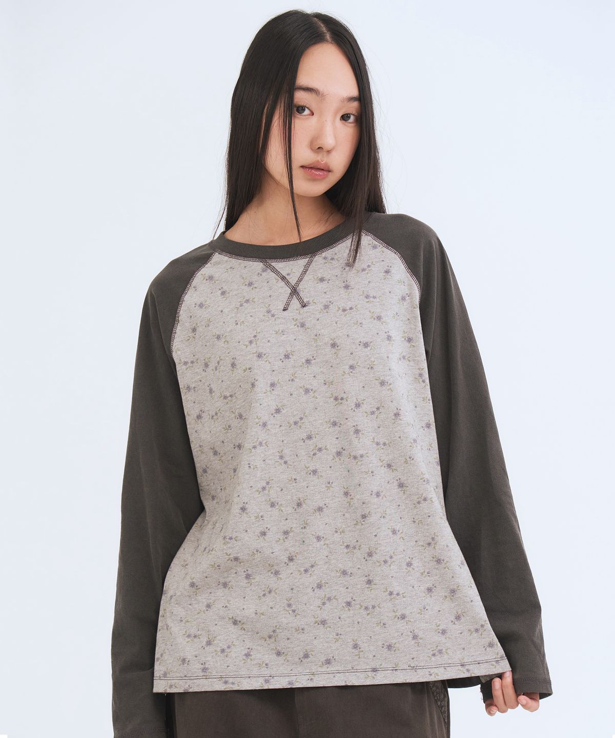 오피쉬(OAFISH) Floral Logo Raglan Long Sleeve, Charcoal