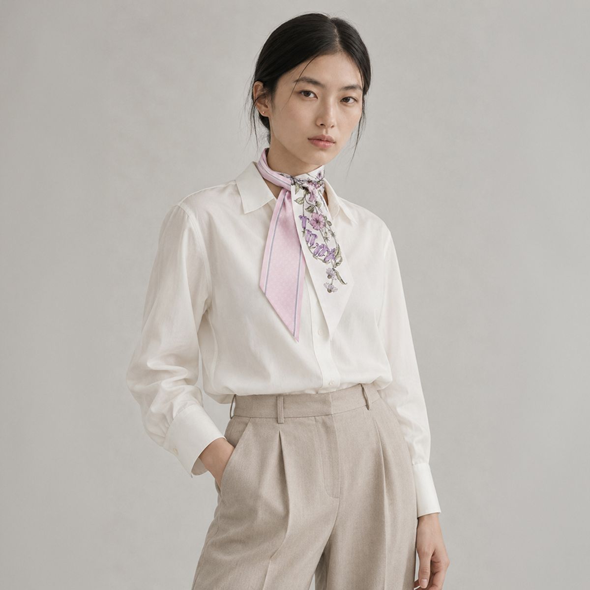 루이까또즈스카프(LOUIS QUATORZE SCARF) 루이스가든2 방도 실크 스카프 2CSM212