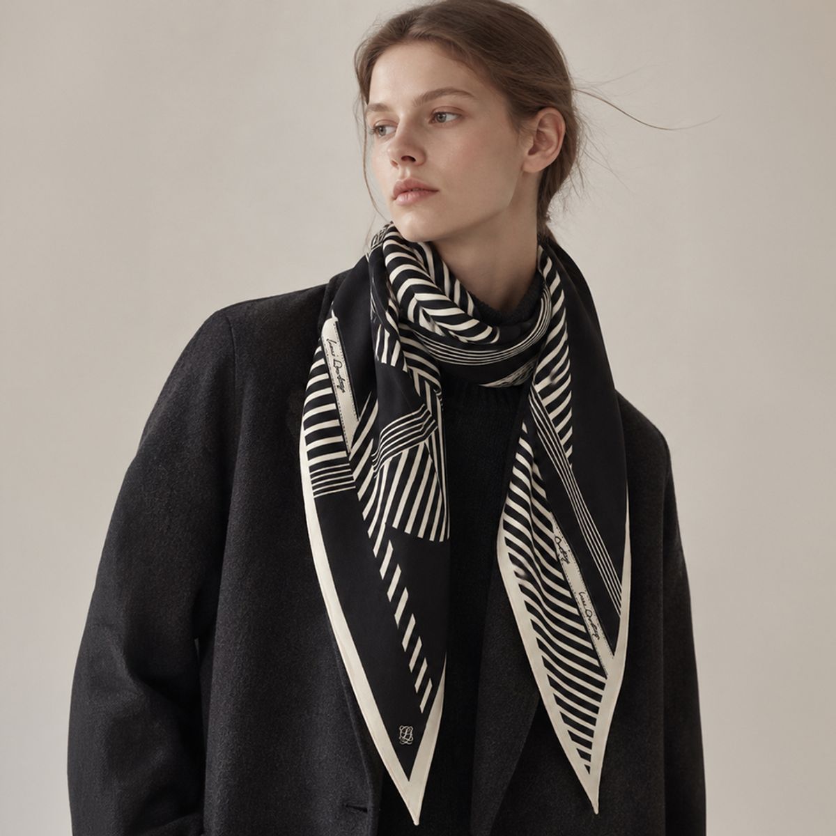 루이까또즈스카프(LOUIS QUATORZE SCARF) 트라세마름모 울실크 스카프 1GSD158