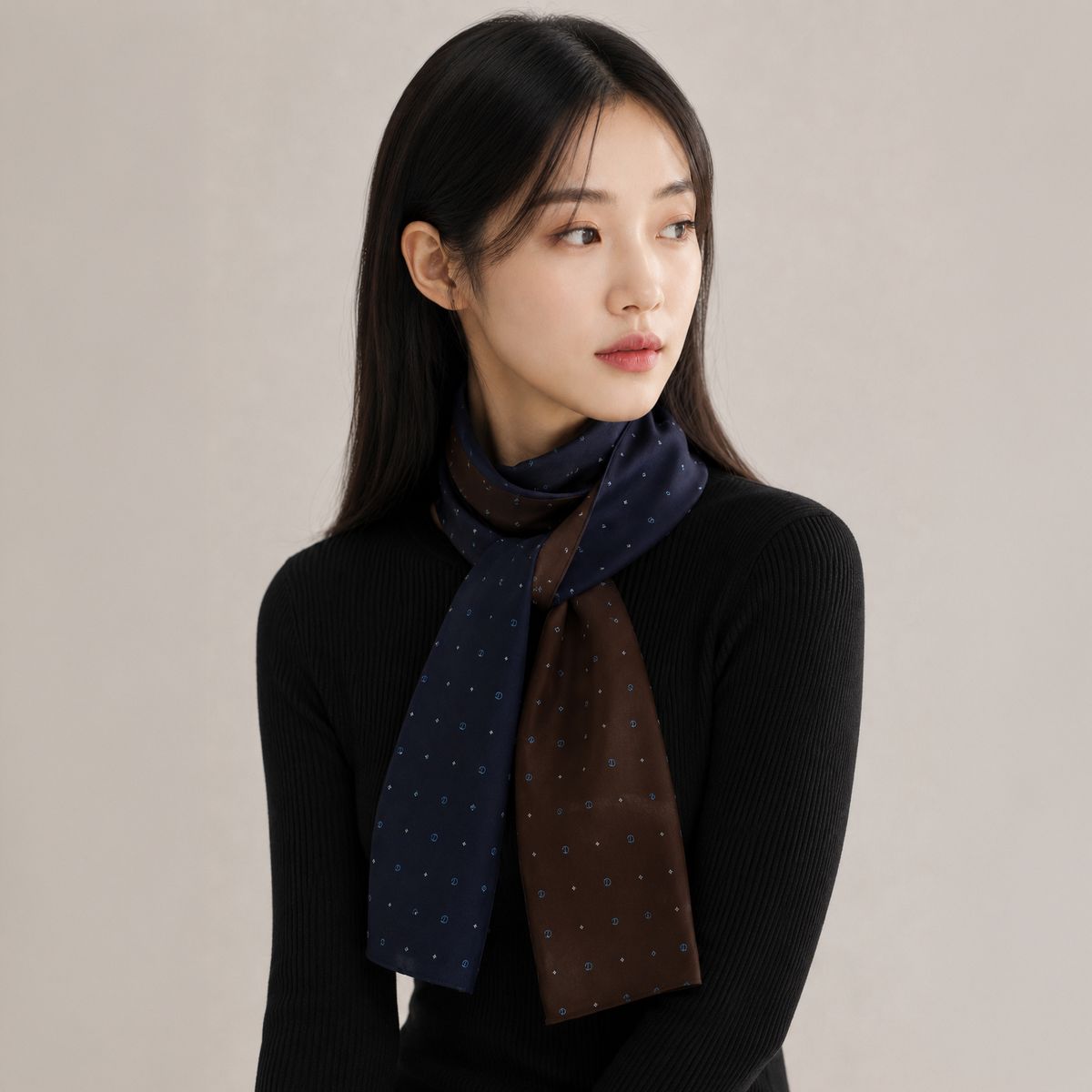 루이까또즈스카프(LOUIS QUATORZE SCARF) 트리스탄리버스 실크 방도 스카프 1BSL183