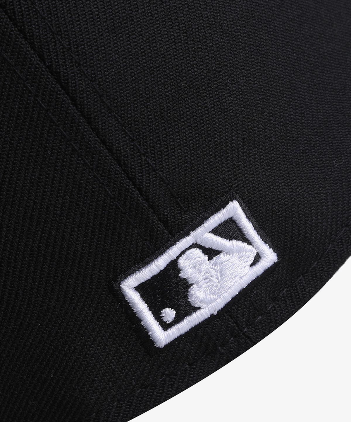 뉴에라(NEW ERA) MLB 쿠퍼스 타운 시카고 화이트삭스 소프트 버크람 피티드캡 블랙 15206385
