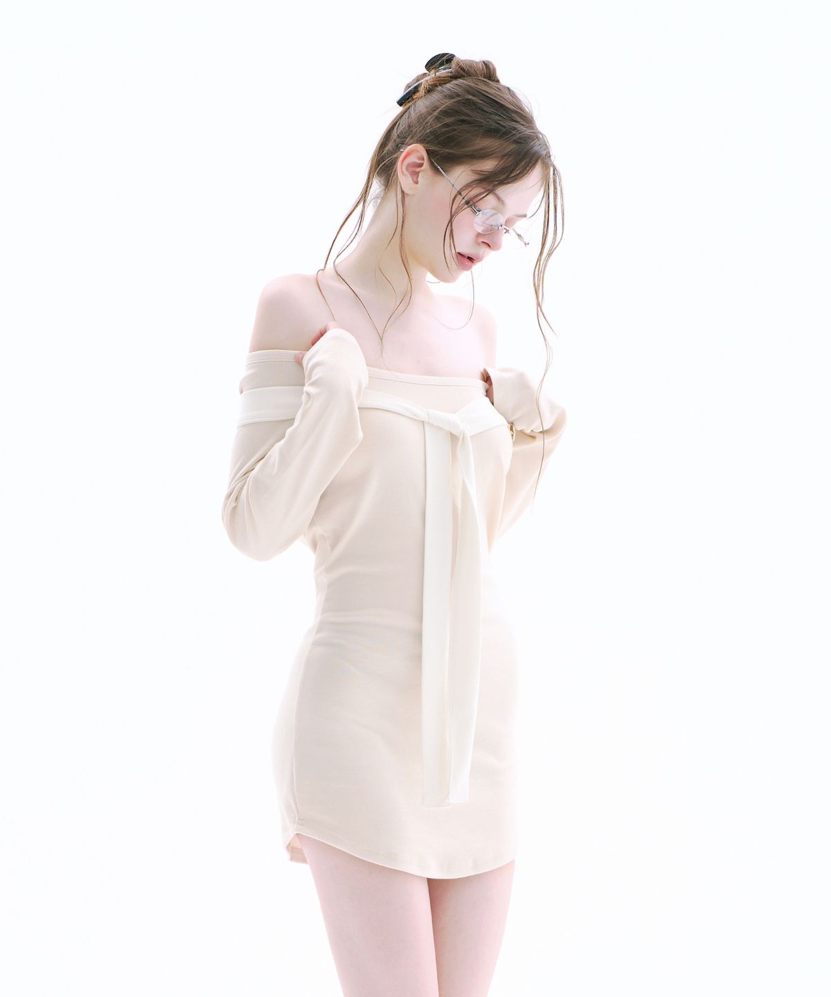 아크메서드(ARCMETHOD) 스카프 버튼 롱 슬리브 (베이지)