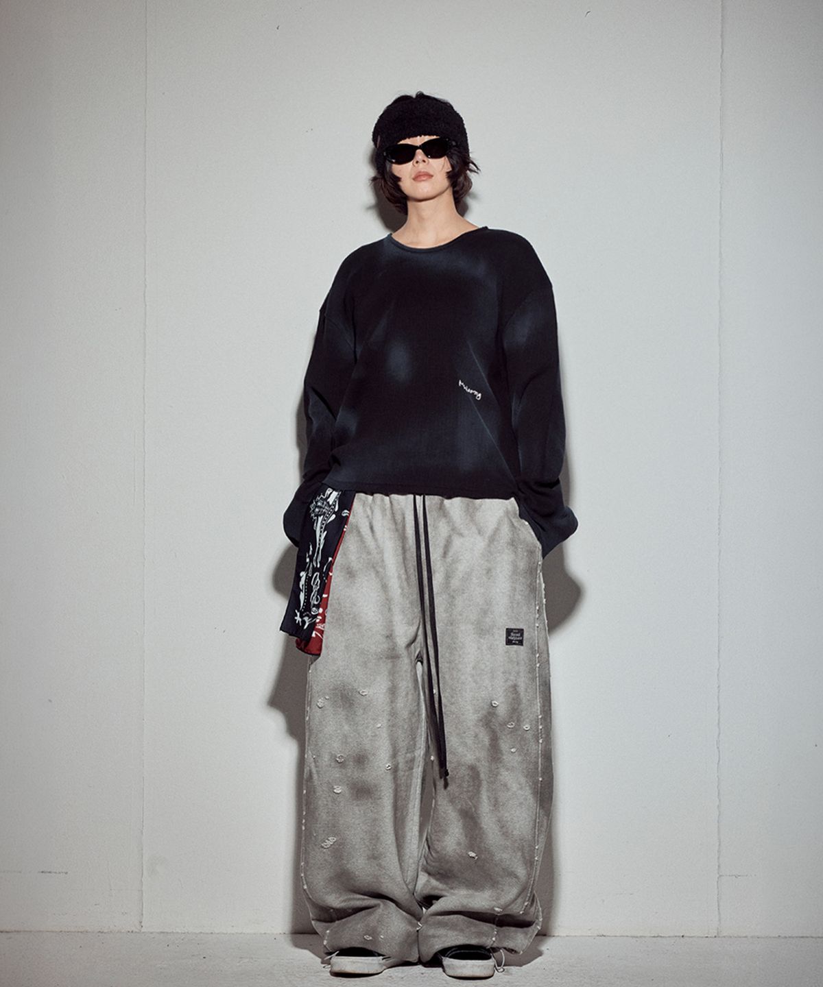 뭉(MWOONG) VTG printing heavy waffle LS-BK dirty