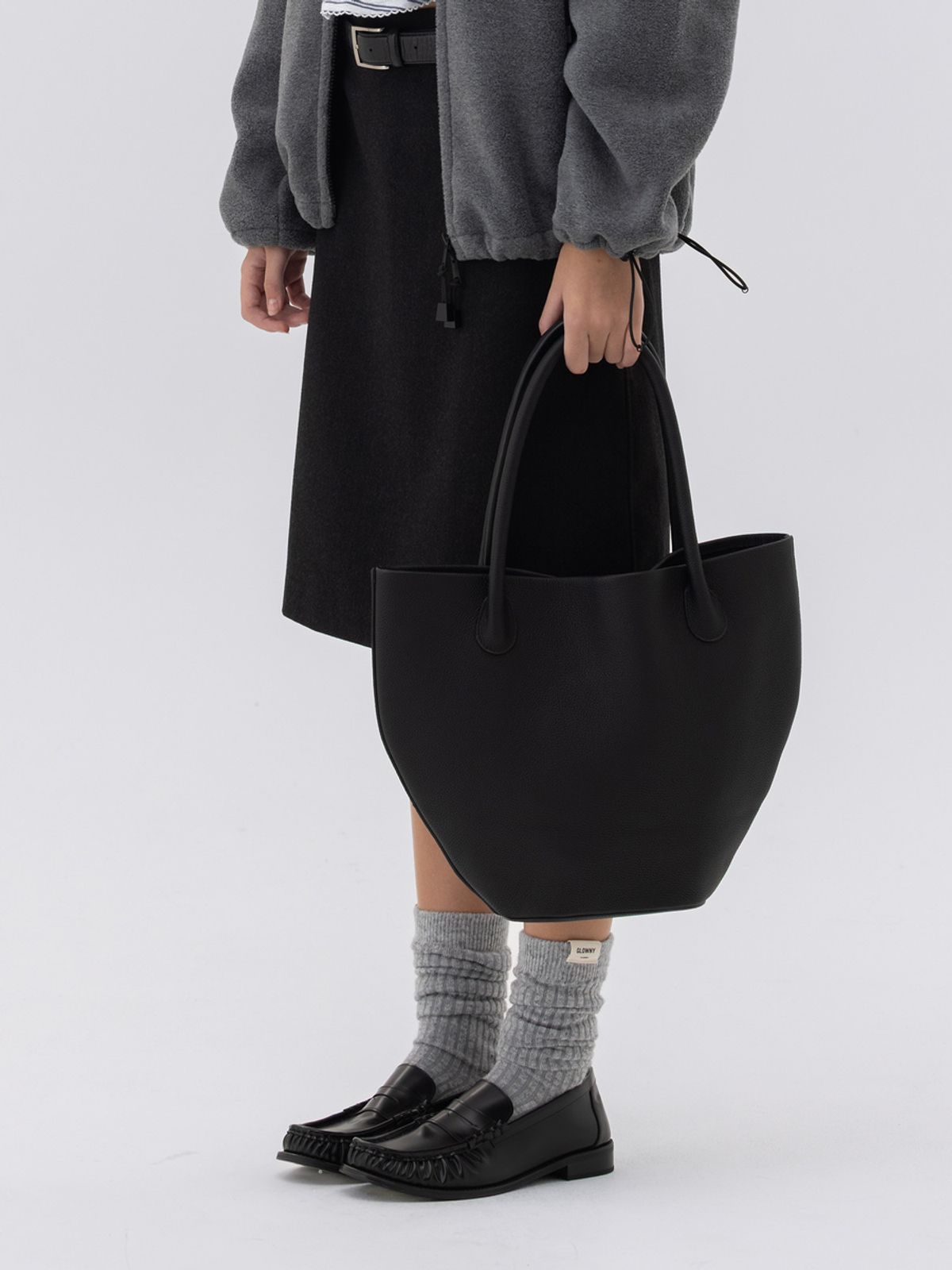글로니(GLOWNY) HALF MOON LEATHER TOTE BAG (BLACK)
