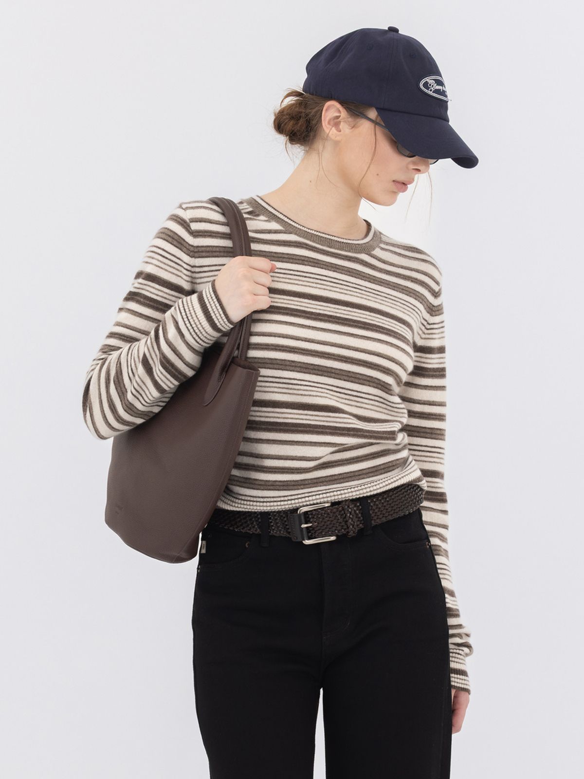 글로니(GLOWNY) HALF MOON LEATHER TOTE BAG (CHOCOLATE)