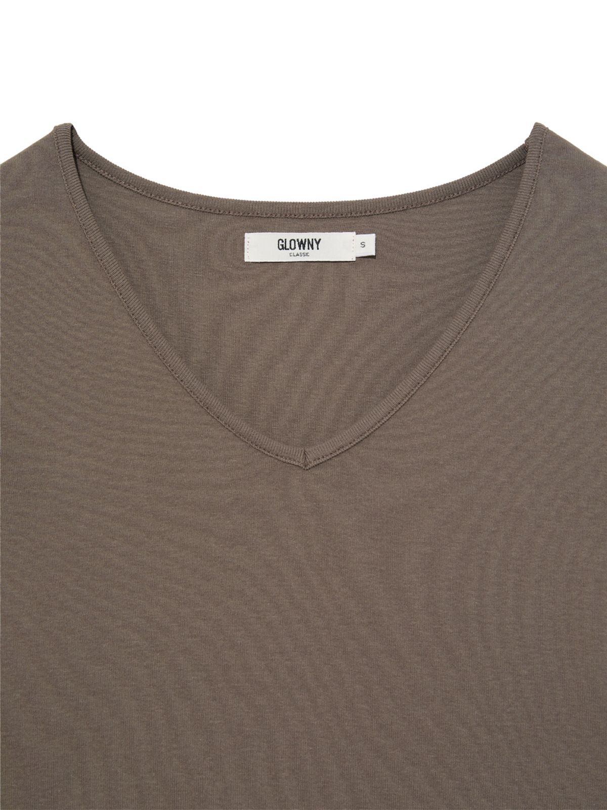 글로니(GLOWNY) G CHARM V-NECK LONG SLEEVE (MOCHA)