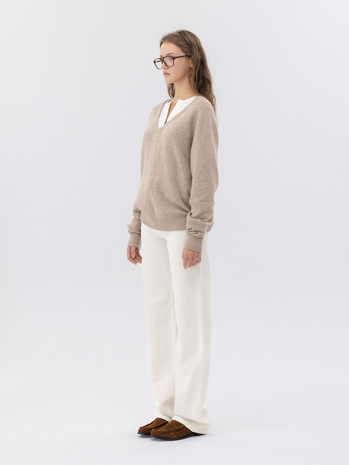 글로니(GLOWNY) G LOOSE DEEP V-NECK KNIT (OATMEAL)
