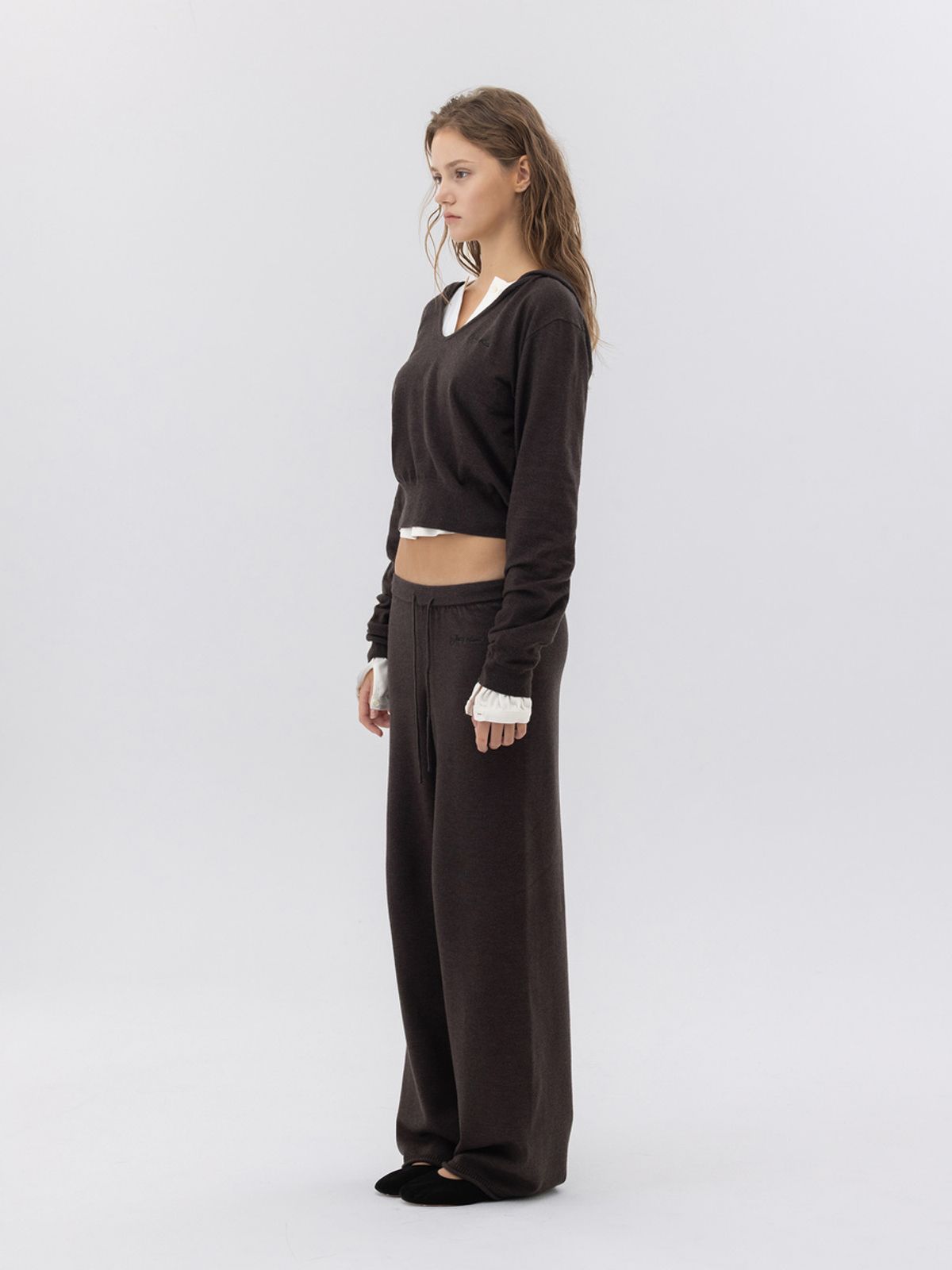 글로니(GLOWNY) G HUG KNIT PANTS (CHARCOAL)