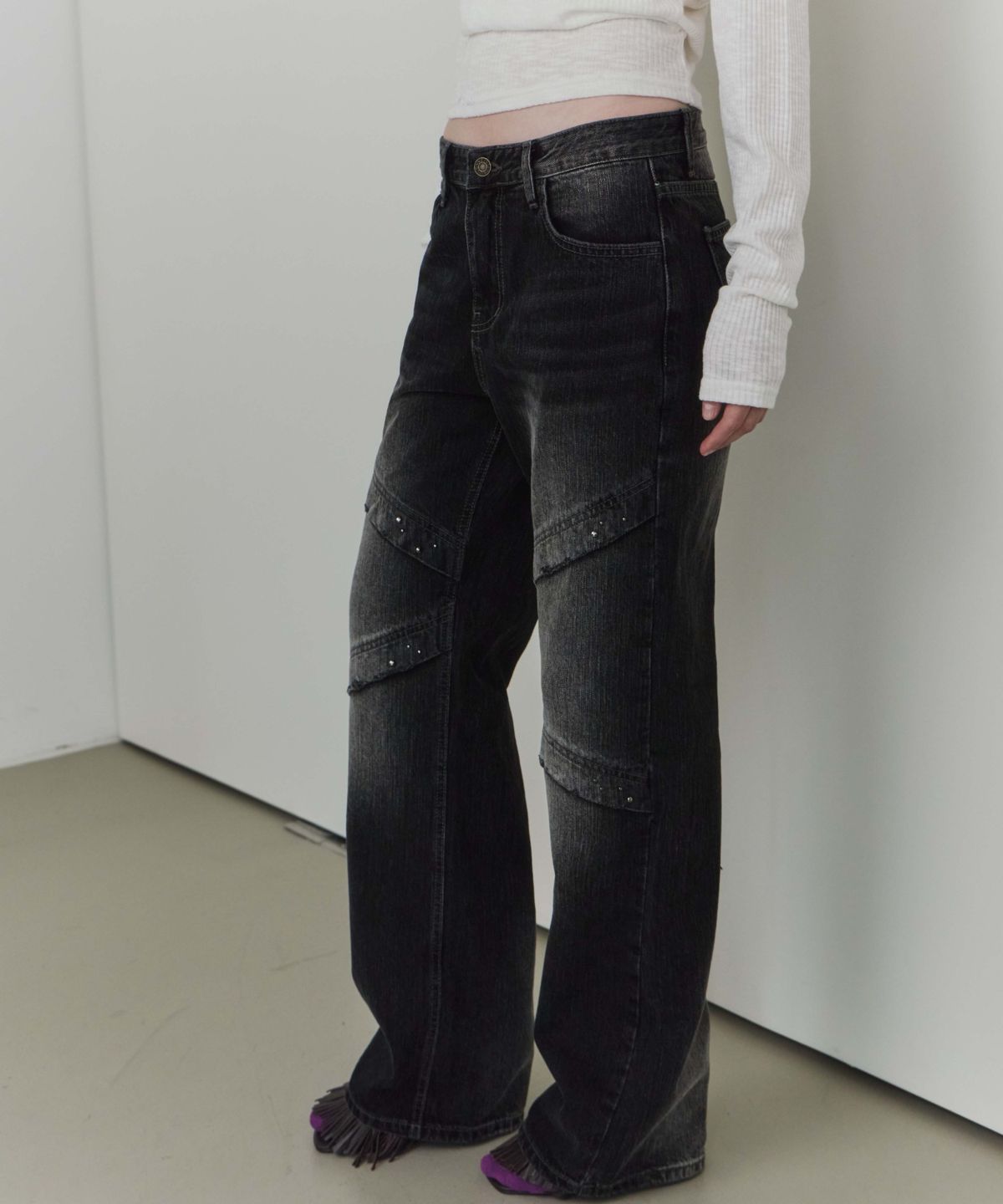 인스아울(INSEOWL) 미드나잇 블랙 스터드 데님