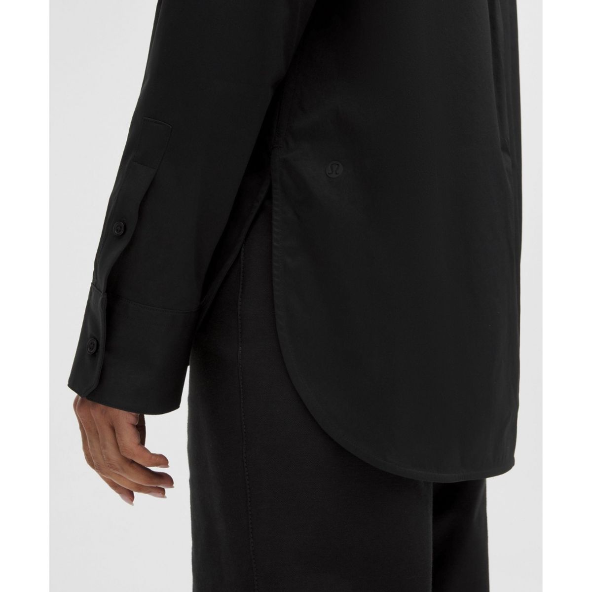 룰루레몬(LULULEMON) 우븐 릴랙스 핏 버튼업 셔츠  BLK