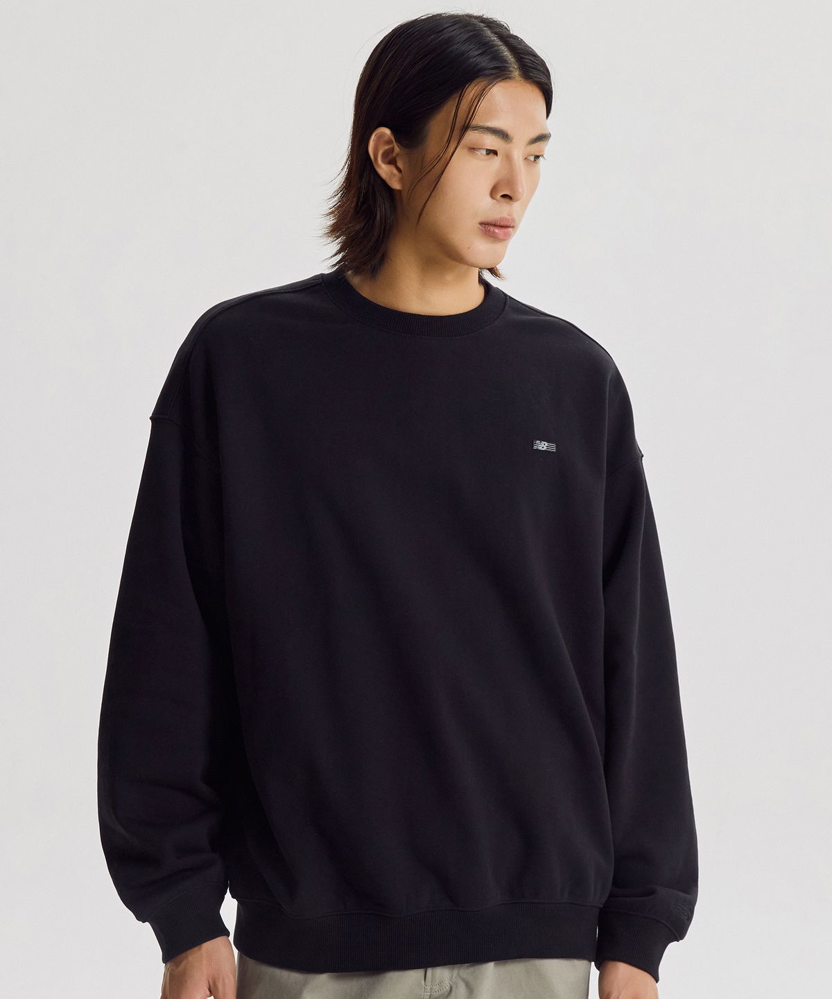 뉴발란스(NEW BALANCE) NBNCG41053 / UNI NEW GREY 레터링 기모 맨투맨 (BLACK)