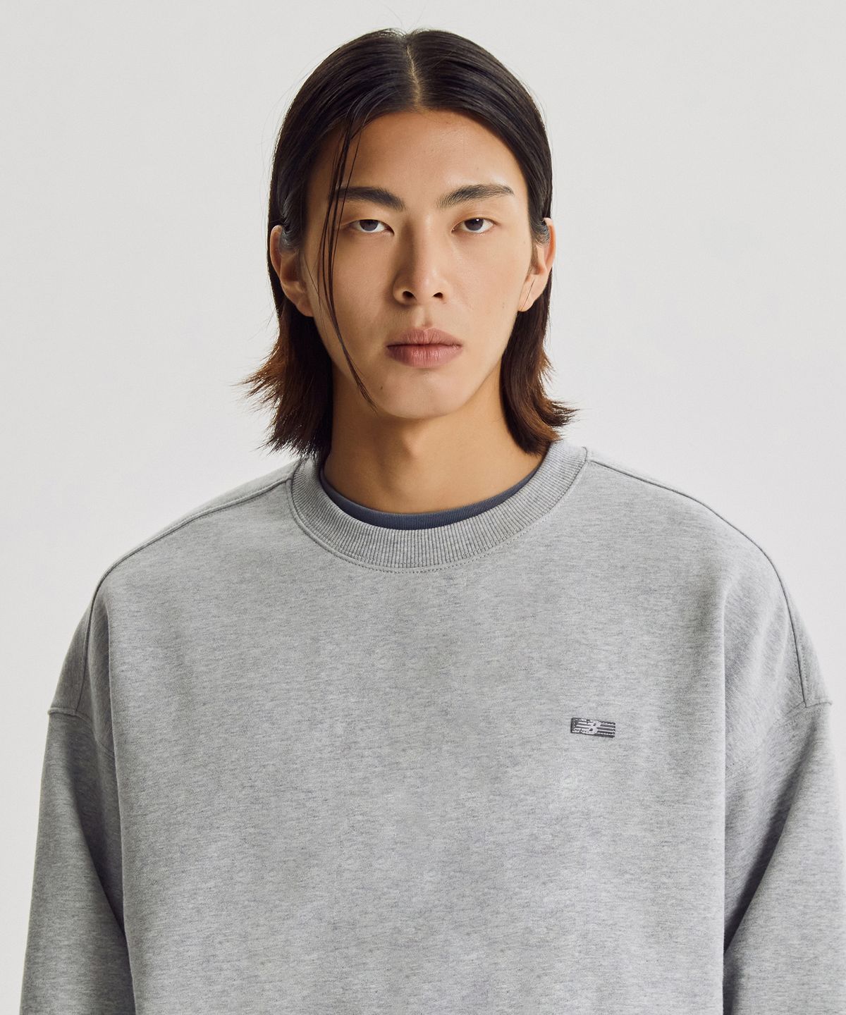 뉴발란스(NEW BALANCE) NBNCG41053 / UNI NEW GREY 레터링 기모 맨투맨 (M/GRAY)