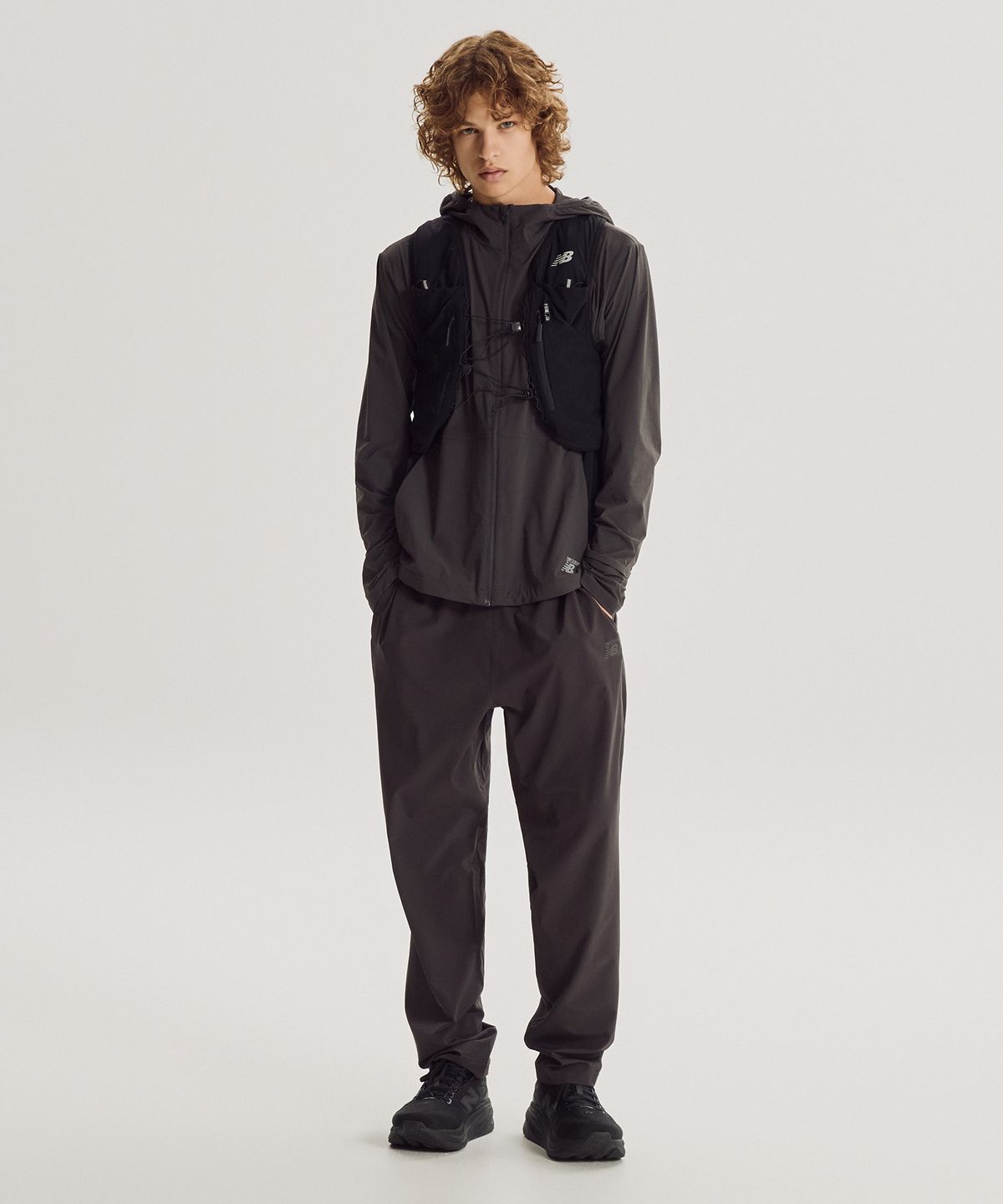 뉴발란스(NEW BALANCE) NBNTG45913 / UNI RC 러닝 에센셜 팬츠 (D/KHAKI)