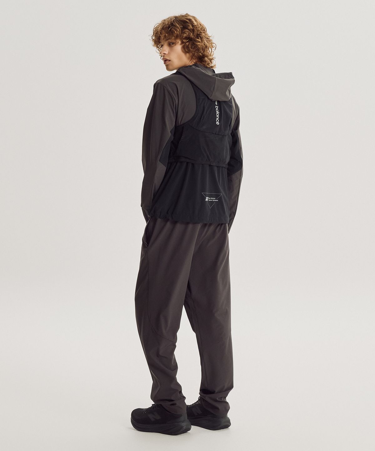 뉴발란스(NEW BALANCE) NBNTG45913 / UNI RC 러닝 에센셜 팬츠 (D/KHAKI)