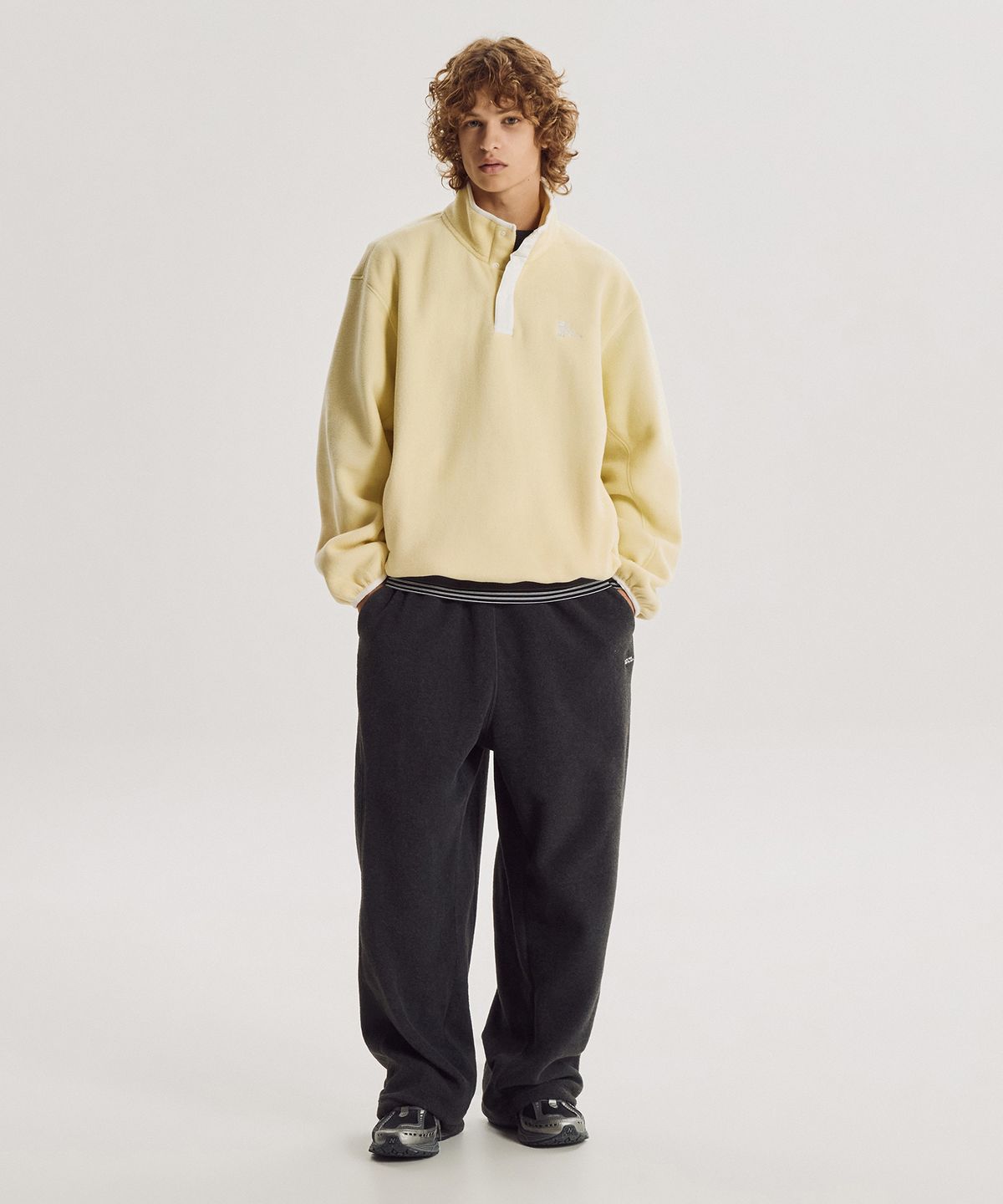 뉴발란스(NEW BALANCE) NBMLG41903 / UNI 플라잉 AEROHEAT 플리스 2WAY 와이드 팬츠 (CHARCOAL)
