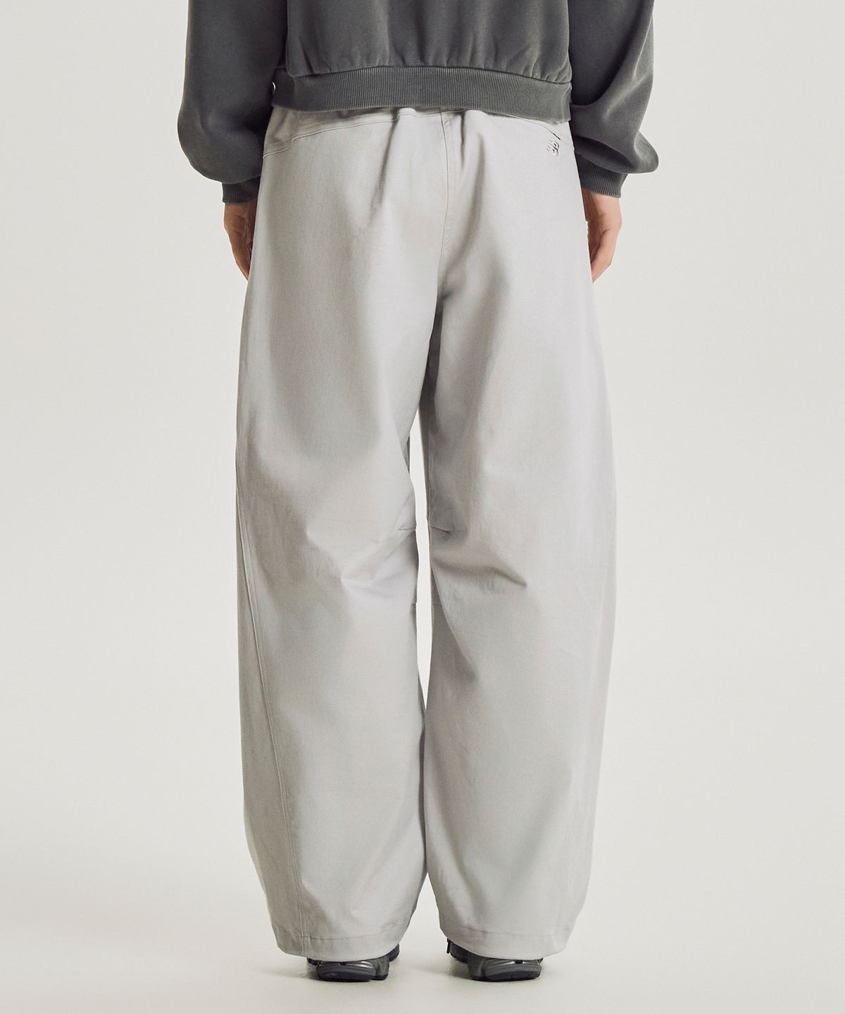 뉴발란스(NEW BALANCE) NBNTG4W912 / WOMEN 윈터 우븐 커브드 오버와이드팬츠 (L/GRAY)