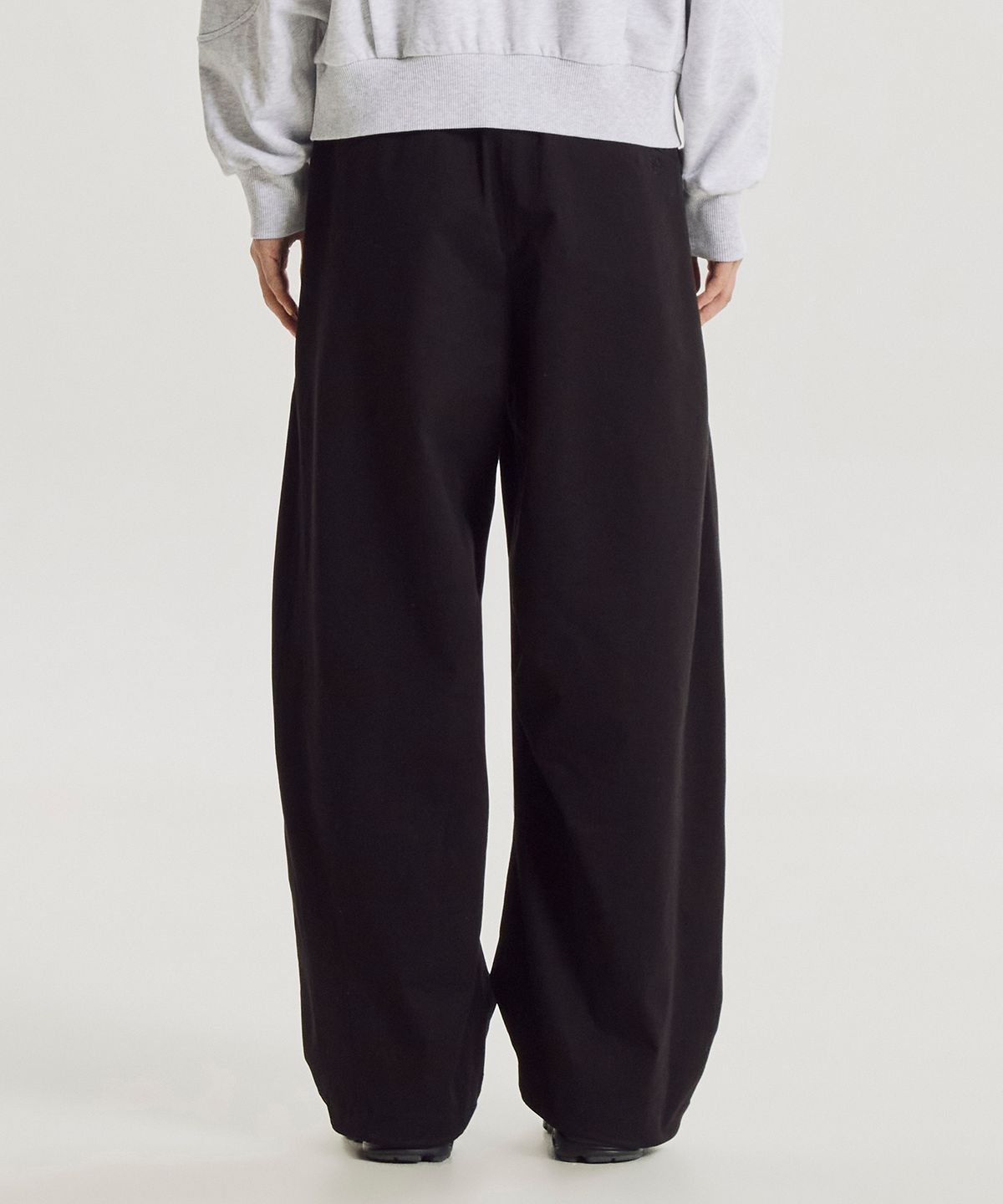 뉴발란스(NEW BALANCE) NBNTG4W912 / WOMEN 윈터 우븐 커브드 오버와이드팬츠 (BLACK)
