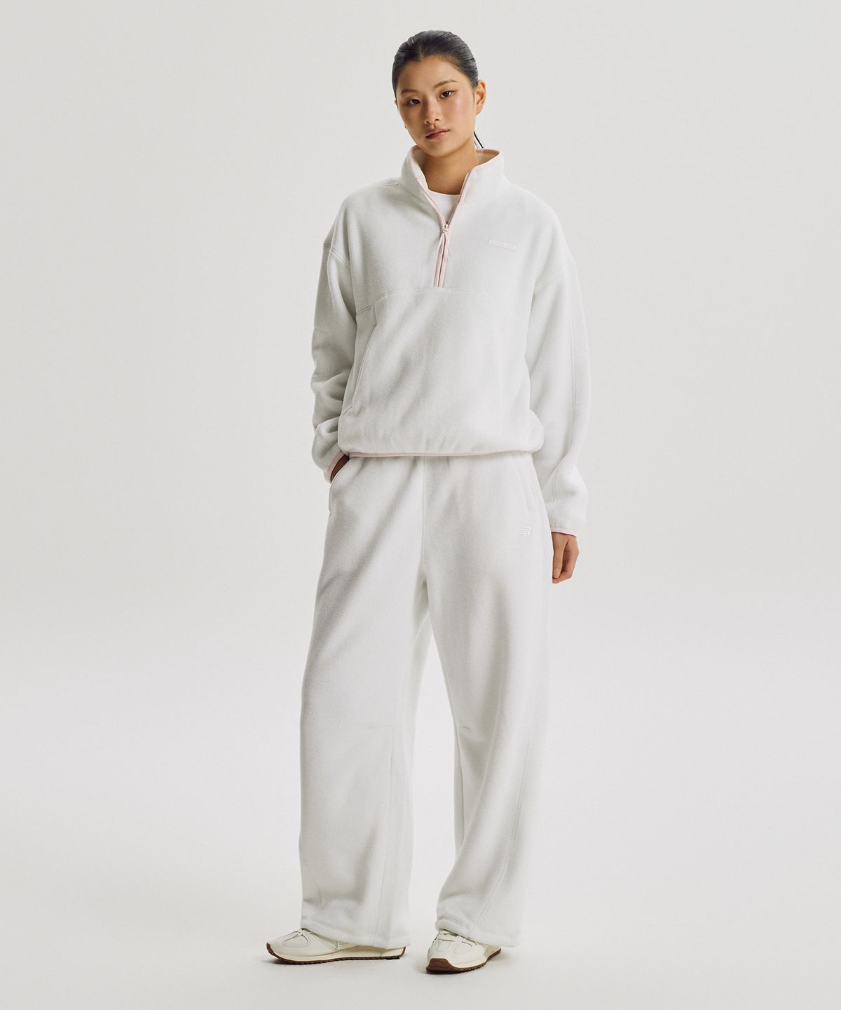 뉴발란스(NEW BALANCE) NBNCG4W912 / WOMEN 코지 플리스 반집업 (IVORY)