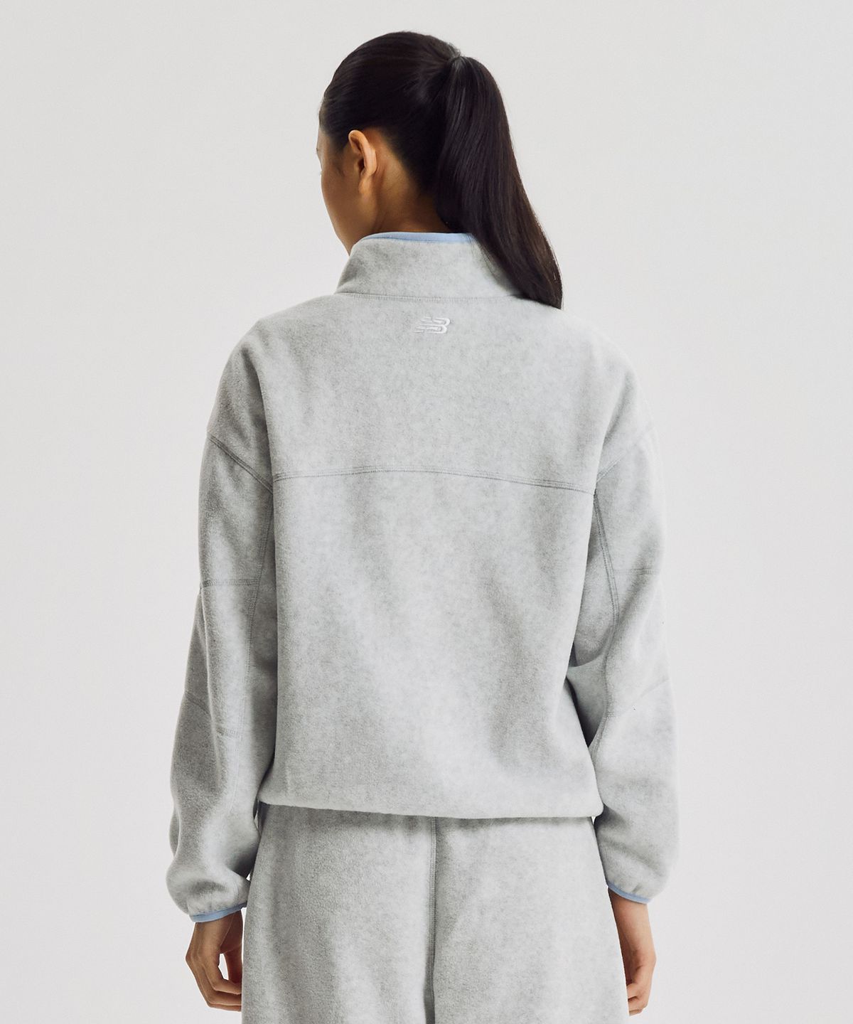 뉴발란스(NEW BALANCE) NBNCG4W912 / WOMEN 코지 플리스 반집업 (L/GRAY)