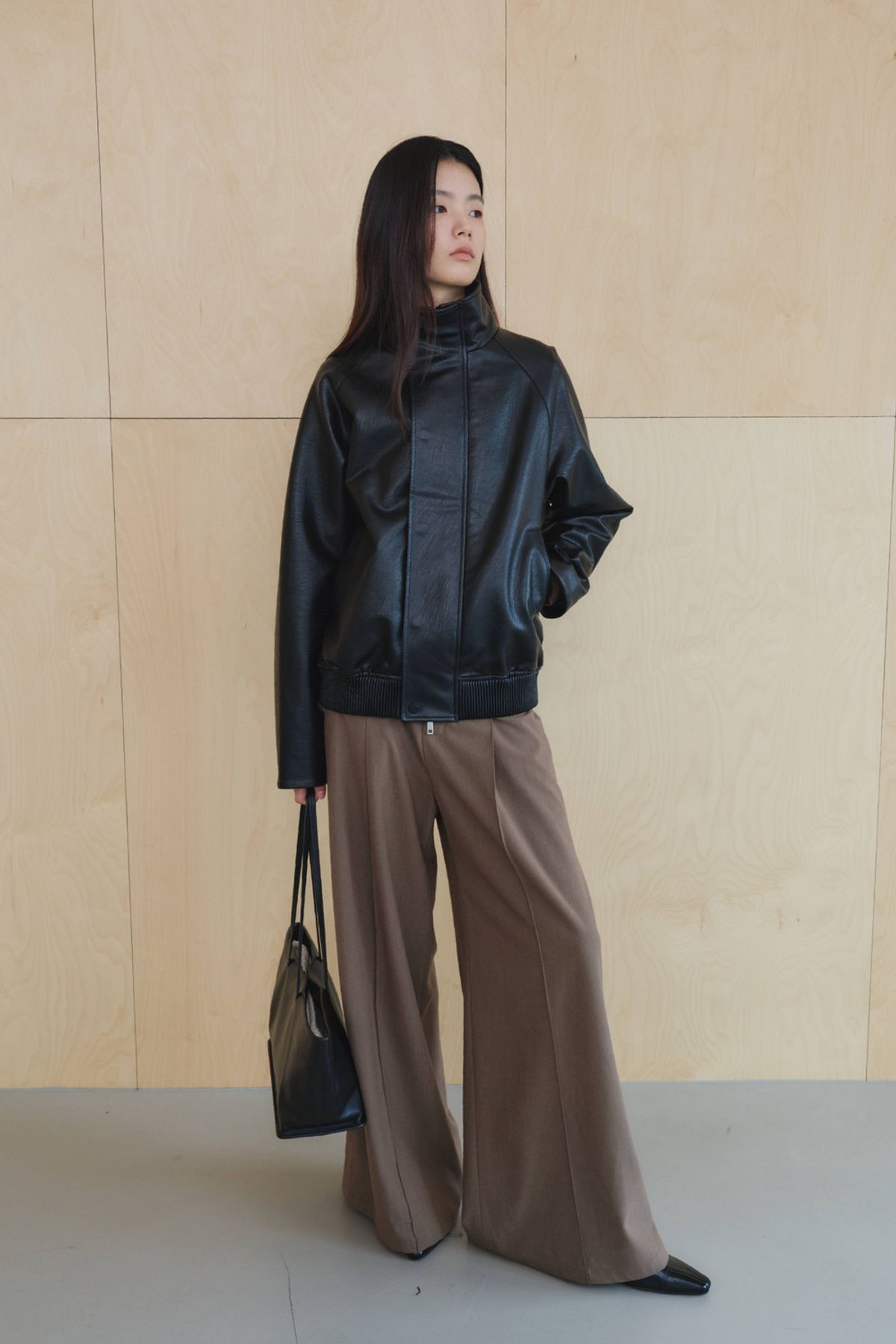 쿠메(KUMÉ) Faux Leather Highneck Blouson, Black