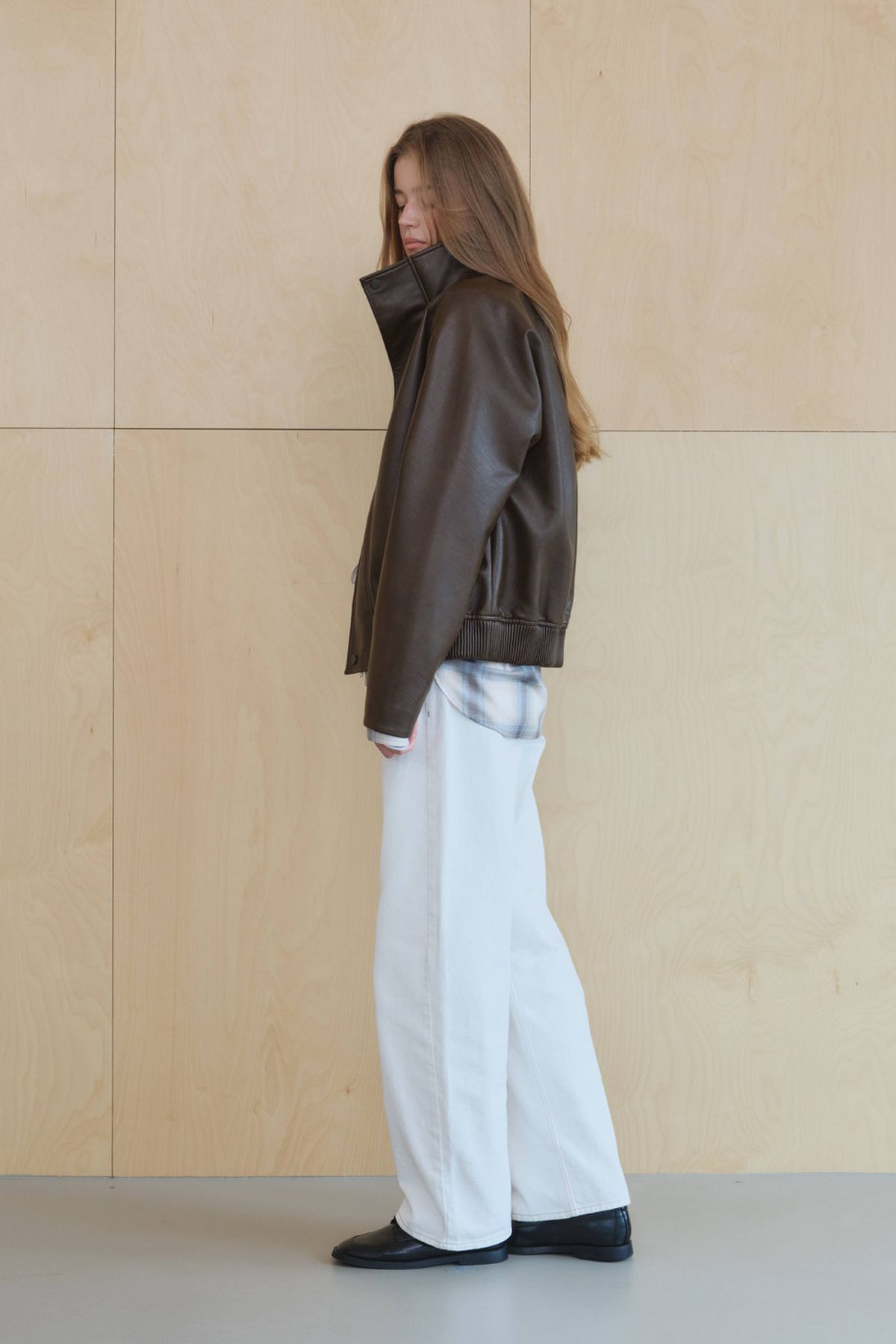 쿠메(KUMÉ) Faux Leather Highneck Blouson, Brown