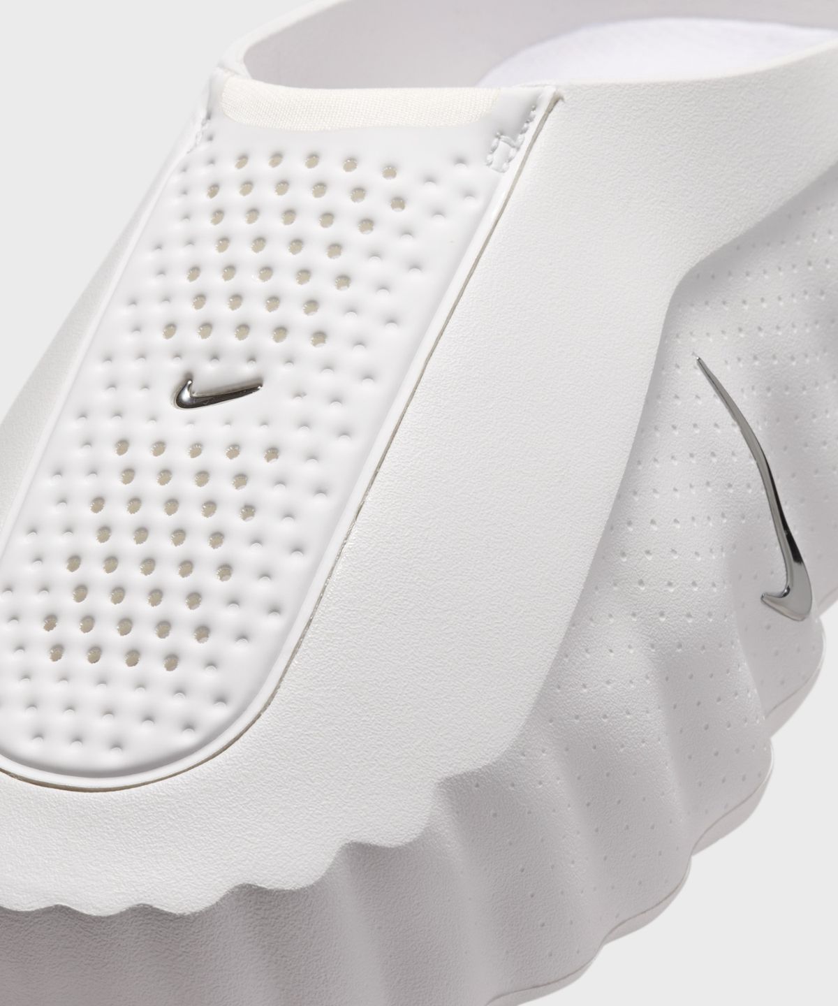 나이키(NIKE) 마인드 001 W - 서밋 화이트:팬텀:라이트 오어우드 브라운:메탈릭 실버 / HQ4309-101