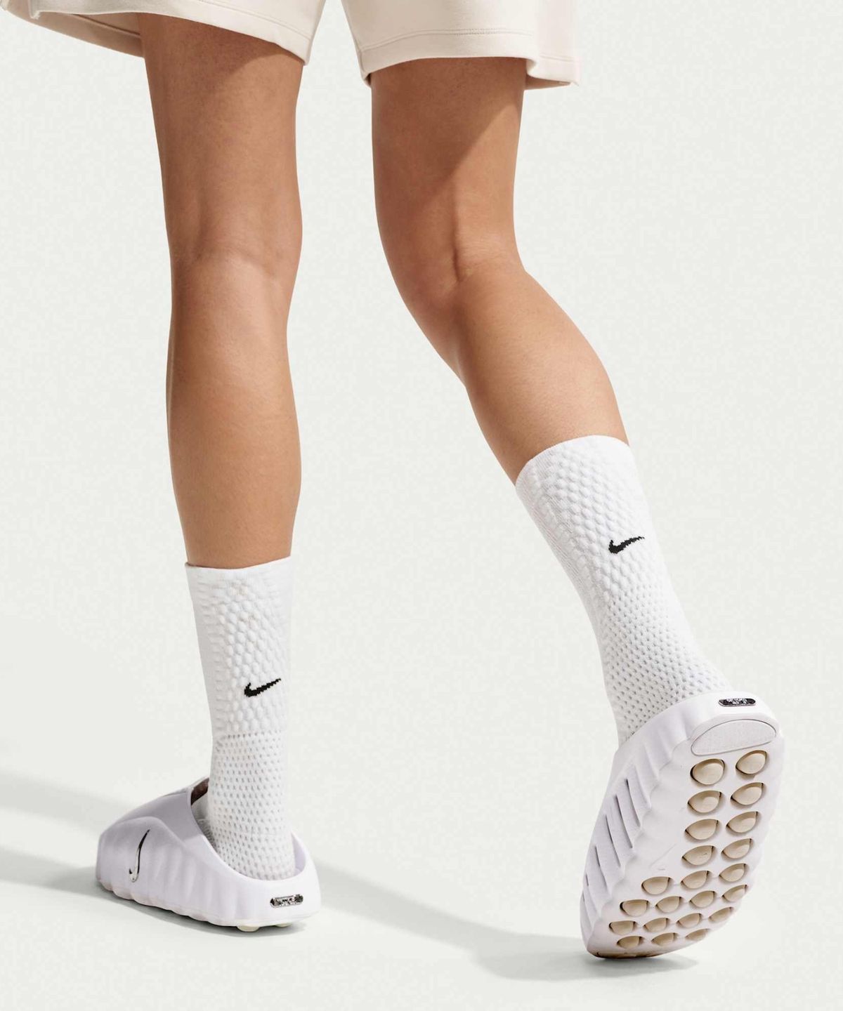 나이키(NIKE) 마인드 001 W - 서밋 화이트:팬텀:라이트 오어우드 브라운:메탈릭 실버 / HQ4309-101