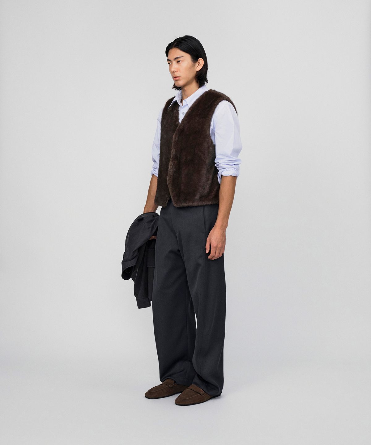 호이테(HEUTE) REVERSIBLE FUR TWILL VEST (DARK GREY)