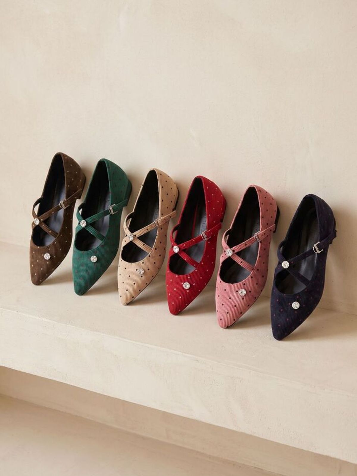 인더발코니(IN THE BALCONY) Larme DOT