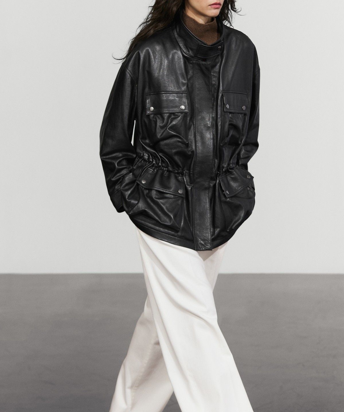 마시모두띠(MASSIMO DUTTI) 포켓 디테일 나파 양가죽 재킷