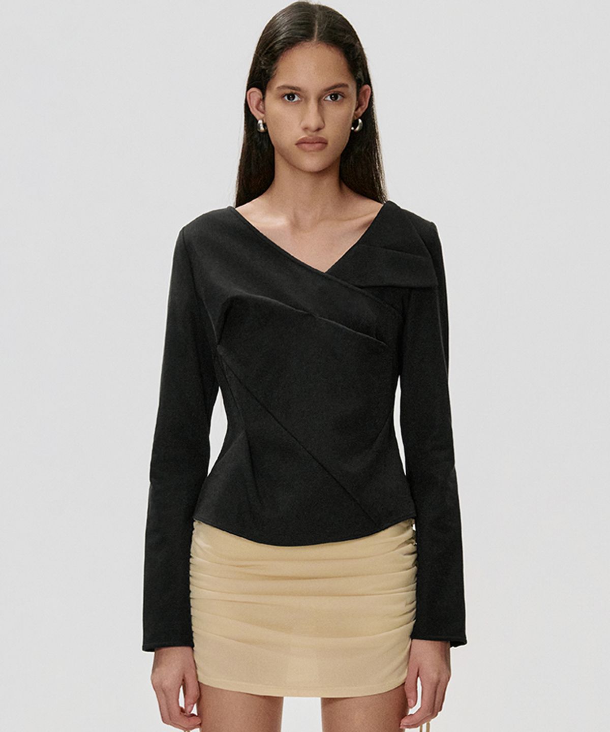 킴지수(KIMZISU) Sculpted Tuck Twill Top_BLACK