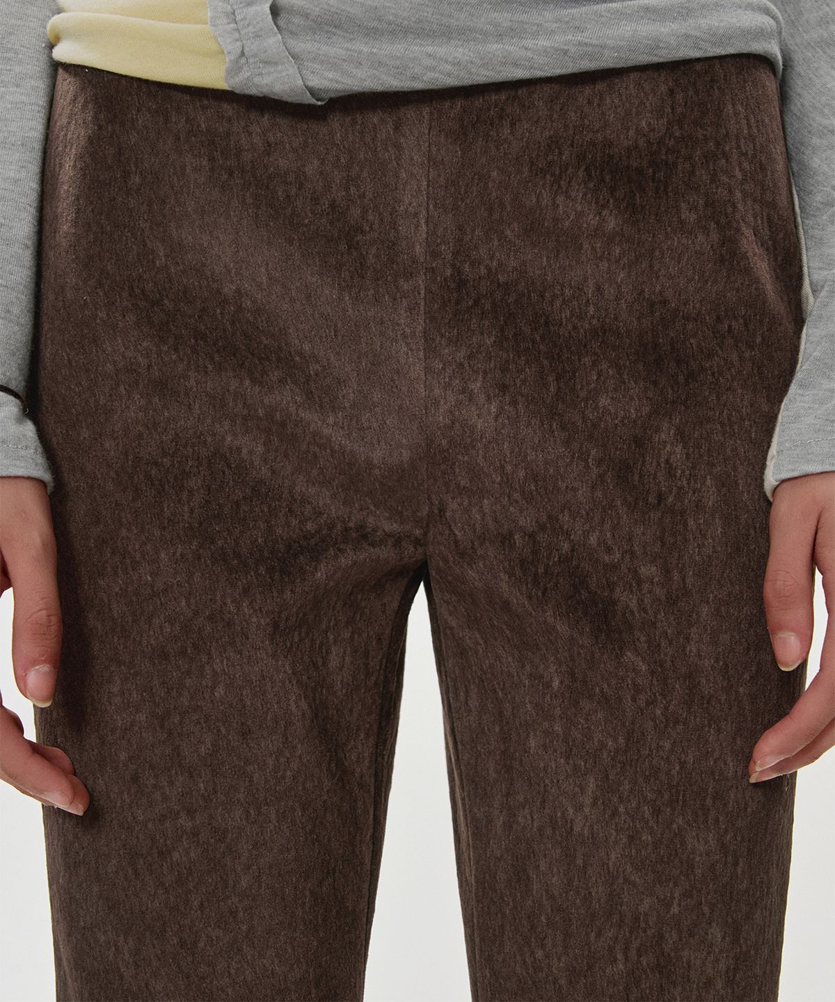 킴지수(KIMZISU) Suede-Texture Bootcut Pants_BROWN