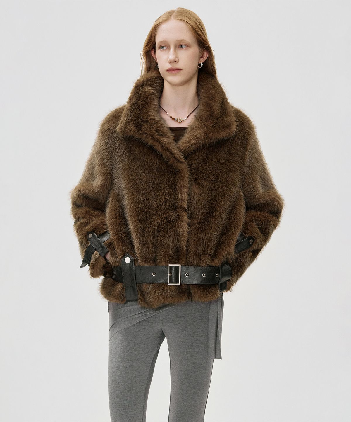 킴지수(KIMZISU) Belted Faux Fur Jacket_BROWN