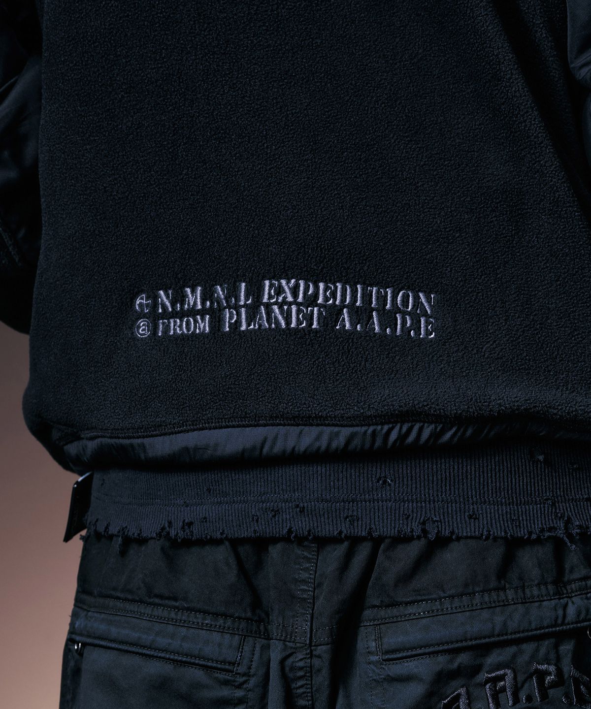 에이프(AAPE) AAPE X NMNL FLEECE HALF ZIP-UP - BLACK