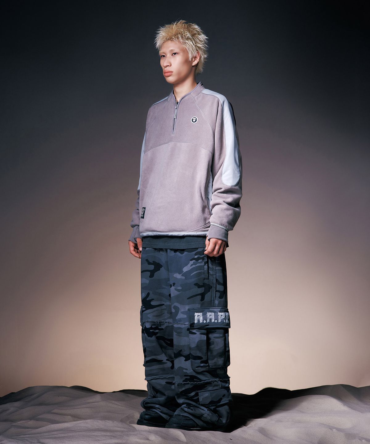 에이프(AAPE) AAPE X NMNL FLEECE HALF ZIP-UP - SAND GRAY