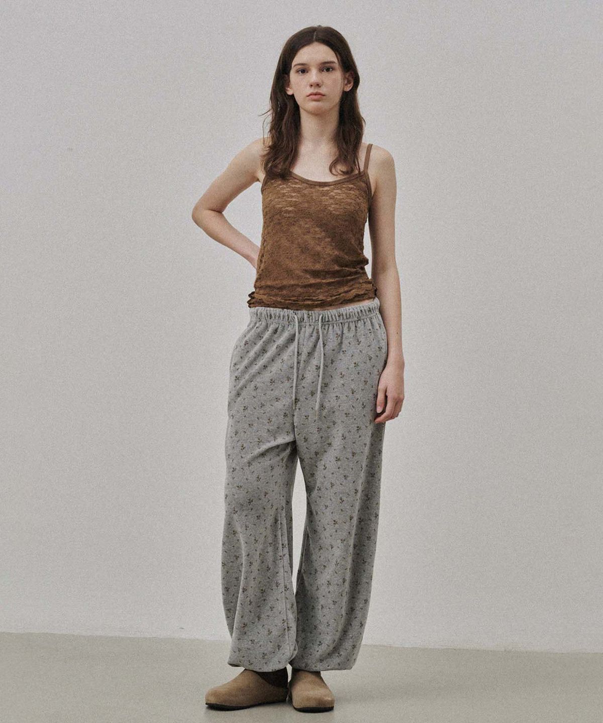 플라드주르(PLATDUJOUR) Bloom jogger pants (Grey)
