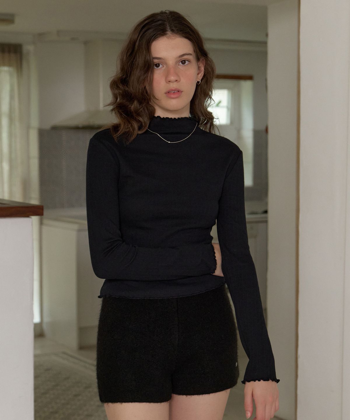 리엘(RE L) Joey mock-neck t-shirt (black)